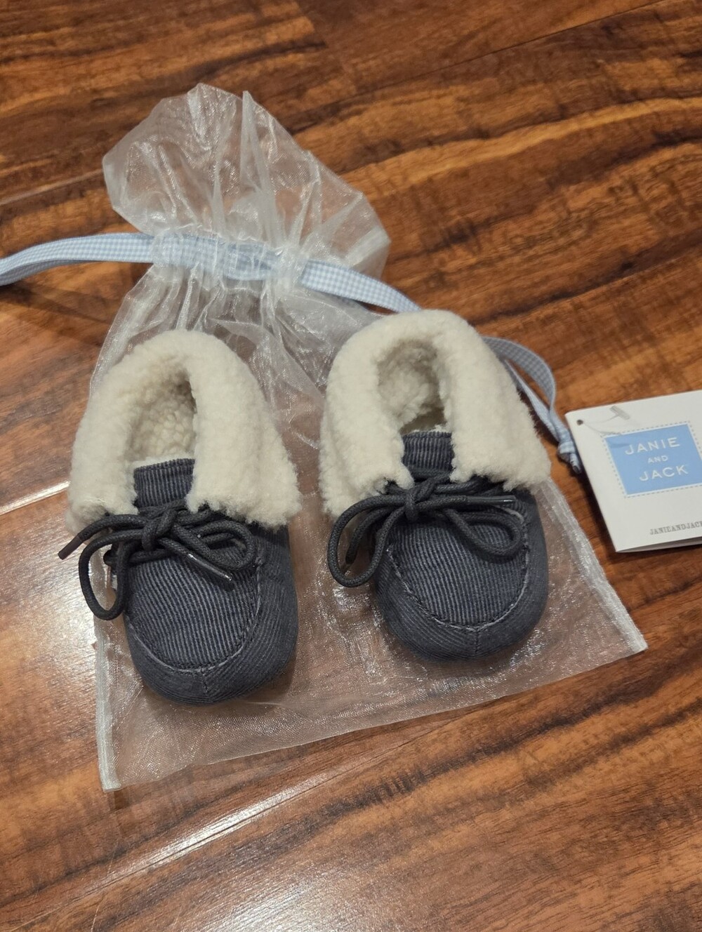 Janie and Jack NWT Size 1 (0-3 Months) Corduroy Crib Booties w/ Sherpa